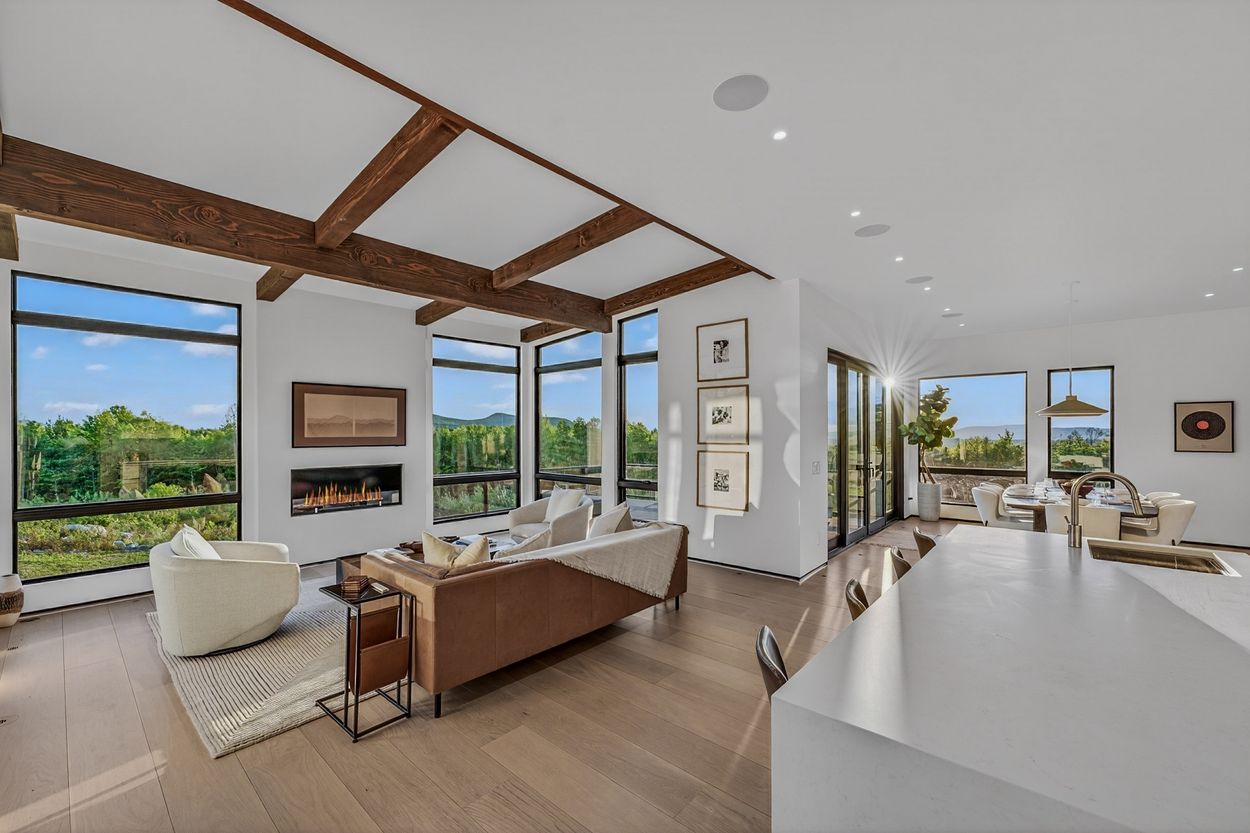 Interior: Great room