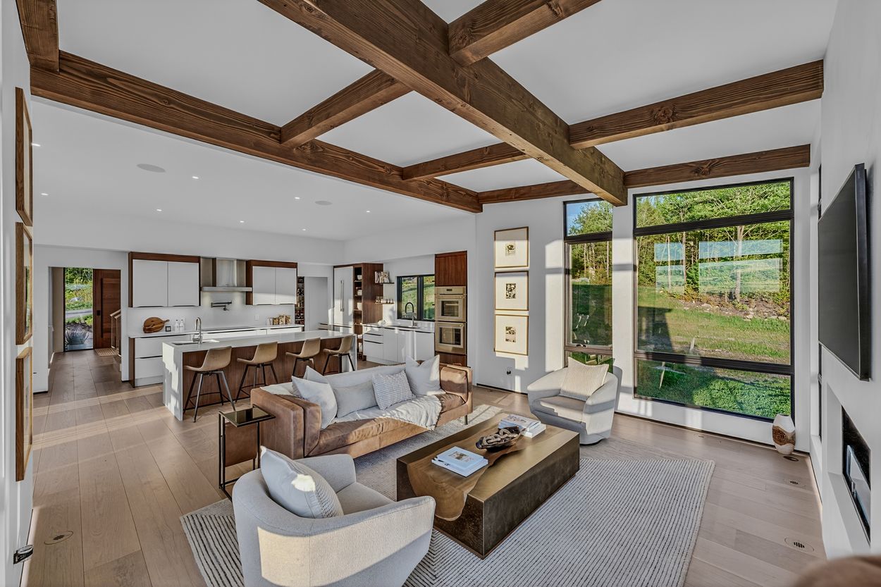Interior: Living room